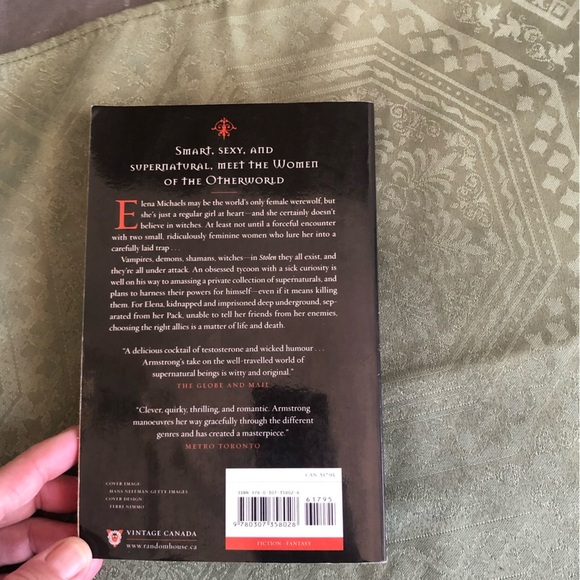 Bitten and Stolen by Kelley Armstrong - first two novels of the Bitten series - Picture 7 of 13